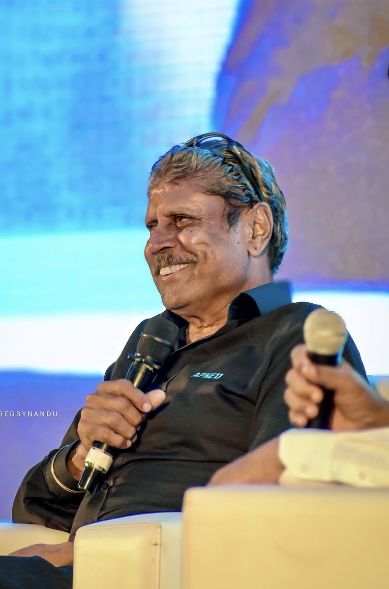 Kapil Dev speaking at a leadership program